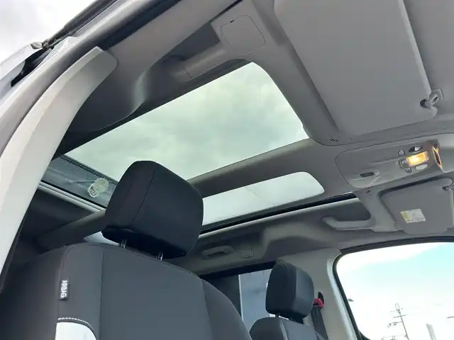 シトロエン シトロエン ベルランゴ マックス ブルーHDi 滋賀県 2024(令6)年 1.4万km 白 ワンオーナー/パノラマガラスサンルーフ/アクティブセーフティーブレーキ/純正インフォメーションディスプレイ/ACC/ブラインドスポットモニター/純正ディスプレイオーディオ/（BT/CarPlay）/バックカメラ/サイドカメラ/ETC/ドラレコ/コーナーセンサー/オートライト/インテリジェントハイビーム/純正１６インチAW/パドルシフト