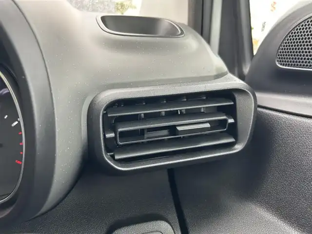 シトロエン シトロエン ベルランゴ マックス ブルーHDi 滋賀県 2024(令6)年 1.4万km 白 ワンオーナー/パノラマガラスサンルーフ/アクティブセーフティーブレーキ/純正インフォメーションディスプレイ/ACC/ブラインドスポットモニター/純正ディスプレイオーディオ/（BT/CarPlay）/バックカメラ/サイドカメラ/ETC/ドラレコ/コーナーセンサー/オートライト/インテリジェントハイビーム/純正１６インチAW/パドルシフト