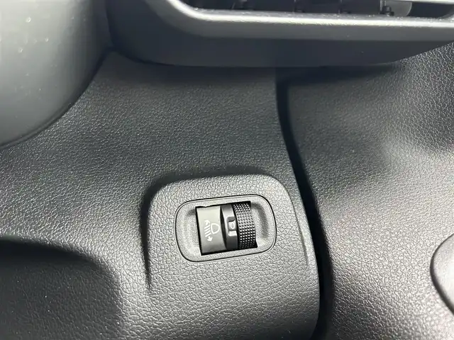 シトロエン シトロエン ベルランゴ マックス ブルーHDi 滋賀県 2024(令6)年 1.4万km 白 ワンオーナー/パノラマガラスサンルーフ/アクティブセーフティーブレーキ/純正インフォメーションディスプレイ/ACC/ブラインドスポットモニター/純正ディスプレイオーディオ/（BT/CarPlay）/バックカメラ/サイドカメラ/ETC/ドラレコ/コーナーセンサー/オートライト/インテリジェントハイビーム/純正１６インチAW/パドルシフト