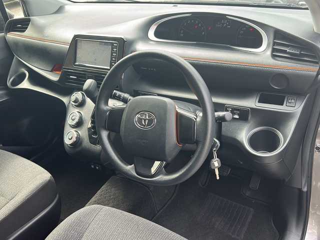 トヨタ シエンタ X 沖縄県 2020(令2)年 2万km アバンギャルドブロンズメタリック 純正ナビ・TV・Bluetooth・CD/片側パワースライドドア/ドライブレコーダー/ETC/USB/電動格納ミラー/サイドバイザー