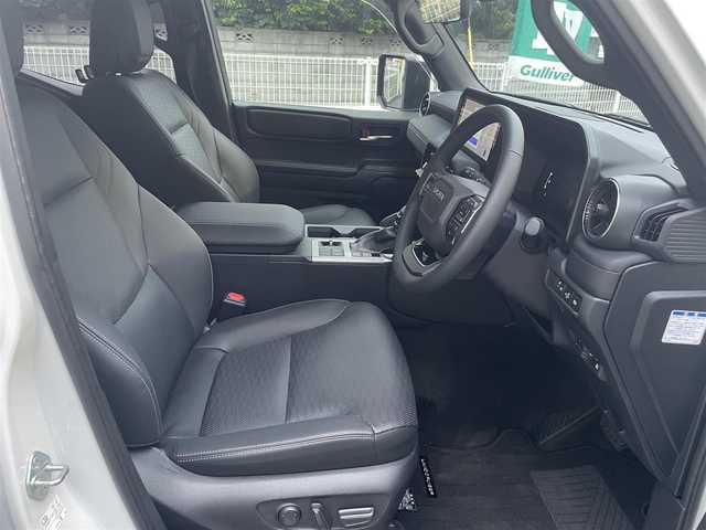 トヨタ ランドクルーザー ２５０ VX 道東・釧路十勝 2024(令6)年 0.4万km プラチナホワイトパールマイカ ワンオーナー/トヨタセーフティセンス/・プリクラッシュセーフティ/・レーンディパーチャーアラート/・ブラインドスポットモニター/・クリアランスソナー/・ロードサインアシスト/・レーダークルーズコントロール/純正T-Connectトナビ/　DTV/Bluetooth/　AppleCarPlay/AndroidAuto/　USB/HDMI/Miracast/サンルーフ/パノラミックビューモニター/デジタルインナーミラー/ビルトインETC2.0/パワーバックドア/革巻きステアリング/ステアリングスイッチ/ステアリングヒーター/前席シートヒーター/前席シートベンチレーション/運転席パワーシート/電子パーキング/ブレーキオートホールド/プッシュスタート/スマートキー/丸目LEDヘッドライト/フォグランプ/オートライト/オートマチックハイビーム