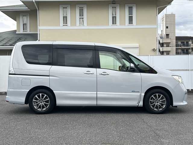 日産 セレナ ハイウェイスター S HV Vセレ 愛知県 2013(平25)年 11.5万km エターナルスノーホワイト /ワンオーナー車//純正メモリナビ//AM/FM/CD/DVD/BT//フルセグ/USB/SD/AUX//オートヘッドライト//ALPINE社製フリップダウンモニター//クルーズコントロール//ECO MODE//ISOFIX//純正フロアマット//純正ドアバイザー//ステアリングスイッチ//保証書//取扱説明書//スペアキー