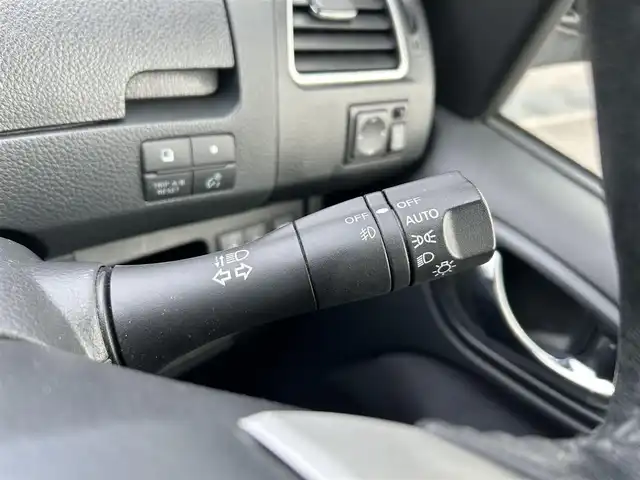 日産 セレナ ハイウェイスター S HV Vセレ 愛知県 2013(平25)年 11.5万km エターナルスノーホワイト /ワンオーナー車//純正メモリナビ//AM/FM/CD/DVD/BT//フルセグ/USB/SD/AUX//オートヘッドライト//ALPINE社製フリップダウンモニター//クルーズコントロール//ECO MODE//ISOFIX//純正フロアマット//純正ドアバイザー//ステアリングスイッチ//保証書//取扱説明書//スペアキー