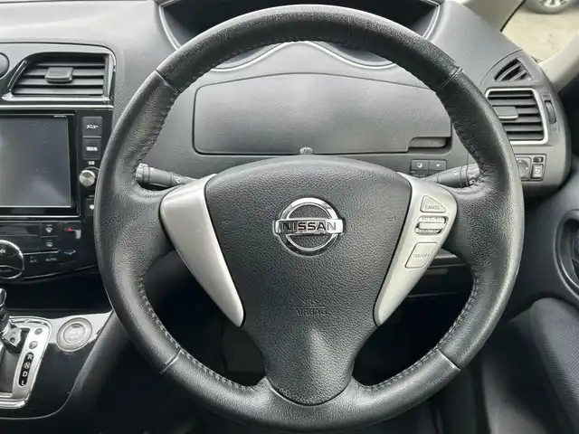 日産 セレナ ハイウェイスター S HV Vセレ 愛知県 2013(平25)年 11.5万km エターナルスノーホワイト /ワンオーナー車//純正メモリナビ//AM/FM/CD/DVD/BT//フルセグ/USB/SD/AUX//オートヘッドライト//ALPINE社製フリップダウンモニター//クルーズコントロール//ECO MODE//ISOFIX//純正フロアマット//純正ドアバイザー//ステアリングスイッチ//保証書//取扱説明書//スペアキー