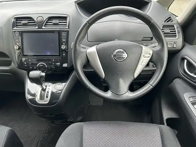 日産 セレナ ハイウェイスター S HV Vセレ 愛知県 2013(平25)年 11.5万km エターナルスノーホワイト /ワンオーナー車//純正メモリナビ//AM/FM/CD/DVD/BT//フルセグ/USB/SD/AUX//オートヘッドライト//ALPINE社製フリップダウンモニター//クルーズコントロール//ECO MODE//ISOFIX//純正フロアマット//純正ドアバイザー//ステアリングスイッチ//保証書//取扱説明書//スペアキー