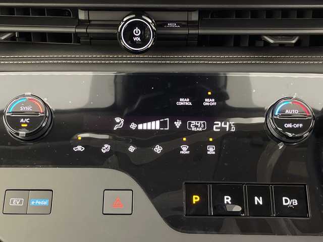 日産 セレナ e－パワー ハイウェイスター V 埼玉県 2025(令7)年 0.1千km プリズムホワイト 登録済未使用車/純正フリップダウンモニター/純正ナビ/(Bluetooth/HDMI/USB/AM/FM)/地デジフルセグ/全方位カメラ/ETC2.0/プロパイロット/車線逸脱警報/ブラインドスポットモニター/先行車発進お知らせ機能/ドライバーモニター/ハンドル支援/ドライブモードセレクト/ワイヤレス充電/デジタルインナーミラー/e Pedal/電子パーキングシステム/オートブレーキホールド/プッシュスタート/ステアリングリモコン/純正16インチアルミホイール