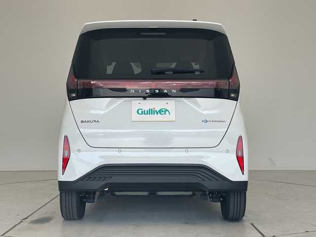 日産 サクラ X 愛知県 2023(令5)年 0.6万km ホワイトパール 純正9型ナビ/バックカメラ/コーナーセンサー/純正アルミホイール/LEDヘッドライト/オートマチックハイビーム/衝突軽減システム/フルセグ/CD DVD/Bluetooth/ステアリングスイッチ/スマートキー/プッシュスタート