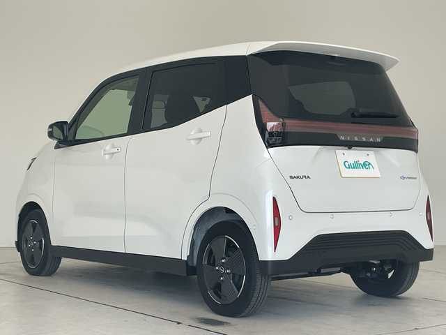 日産 サクラ X 愛知県 2023(令5)年 0.6万km ホワイトパール 純正9型ナビ/バックカメラ/コーナーセンサー/純正アルミホイール/LEDヘッドライト/オートマチックハイビーム/衝突軽減システム/フルセグ/CD DVD/Bluetooth/ステアリングスイッチ/スマートキー/プッシュスタート