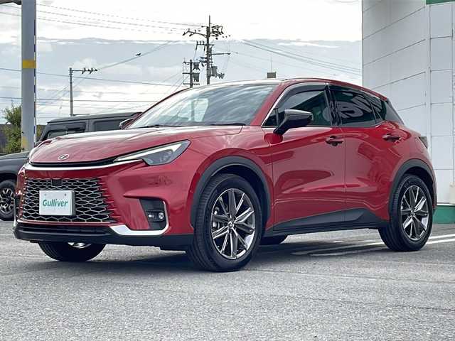 レクサス ＬＢＸ リラックス 徳島県 2024(令6)年 1.6万km 赤 1オーナー/純正ナビ/(AM.FM.BT.フルセグ.カープレイ)/全周囲カメラ/セーフティシステム＋/前席シートヒーター/LEDヘッドライト/置くだけ充電/アドバンスドパーク/ヘッドアップディスプレイ/パワーバッグドア/ステアリングヒーター/ETC2.0/純正アルミホイール