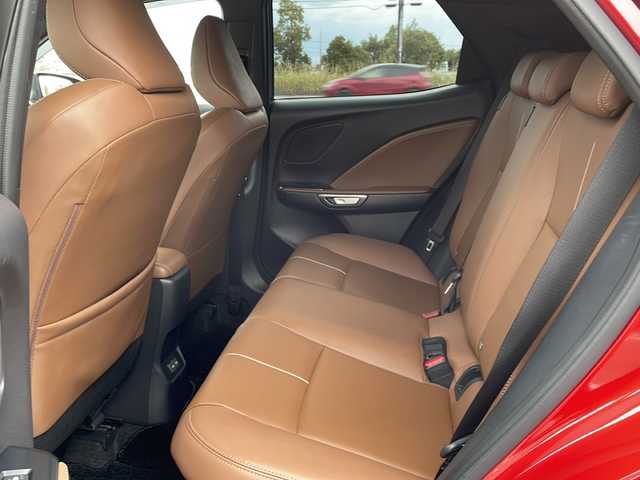 レクサス ＬＢＸ リラックス 徳島県 2024(令6)年 1.6万km 赤 1オーナー/純正ナビ/(AM.FM.BT.フルセグ.カープレイ)/全周囲カメラ/セーフティシステム＋/前席シートヒーター/LEDヘッドライト/置くだけ充電/アドバンスドパーク/ヘッドアップディスプレイ/パワーバッグドア/ステアリングヒーター/ETC2.0/純正アルミホイール