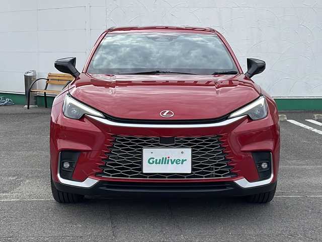 レクサス ＬＢＸ リラックス 徳島県 2024(令6)年 1.6万km 赤 1オーナー/純正ナビ/(AM.FM.BT.フルセグ.カープレイ)/全周囲カメラ/セーフティシステム＋/前席シートヒーター/LEDヘッドライト/置くだけ充電/アドバンスドパーク/ヘッドアップディスプレイ/パワーバッグドア/ステアリングヒーター/ETC2.0/純正アルミホイール