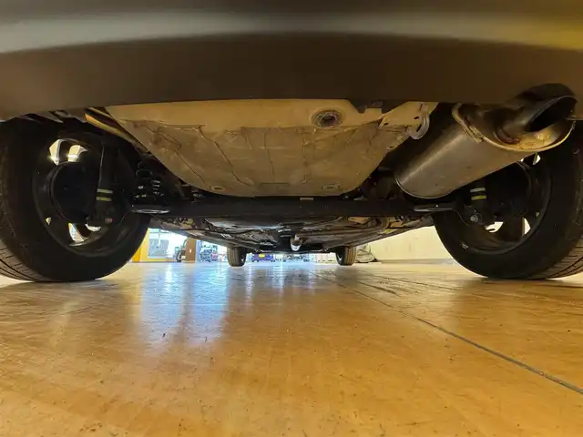 スズキ クロスビー HYBRID MZ 群馬県 2022(令4)年 2.6万km ミネラルグレーメタリック/メロウディープレッド2トーン スズキセーフティサポート/・デュアルセンサーブレーキサポートII/・アダプティブクルーズコントロール /・車線維持支援機能/・車線逸脱抑制機能/・ブラインドスポットモニター/・後退時ブレーキサポート/・後方誤発進抑制機能/純正ナビ/　フルセグ/BT/CD/DVD/ハーフレザーシート/全方位カメラ/LEDヘッドライト/シートヒーター/ビルトインETC2.0/純正16インチAW/ステアリングスイッチ/純正フロアマット/スマートキー/プッシュスタート