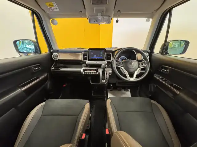 スズキ クロスビー HYBRID MZ 群馬県 2022(令4)年 2.6万km ミネラルグレーメタリック/メロウディープレッド2トーン スズキセーフティサポート/・デュアルセンサーブレーキサポートII/・アダプティブクルーズコントロール /・車線維持支援機能/・車線逸脱抑制機能/・ブラインドスポットモニター/・後退時ブレーキサポート/・後方誤発進抑制機能/純正ナビ/　フルセグ/BT/CD/DVD/ハーフレザーシート/全方位カメラ/LEDヘッドライト/シートヒーター/ビルトインETC2.0/純正16インチAW/ステアリングスイッチ/純正フロアマット/スマートキー/プッシュスタート