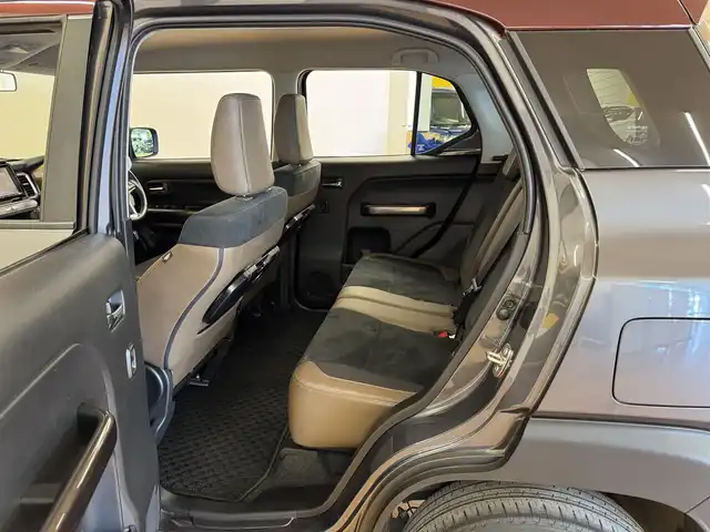 スズキ クロスビー HYBRID MZ 群馬県 2022(令4)年 2.6万km ミネラルグレーメタリック/メロウディープレッド2トーン スズキセーフティサポート/・デュアルセンサーブレーキサポートII/・アダプティブクルーズコントロール /・車線維持支援機能/・車線逸脱抑制機能/・ブラインドスポットモニター/・後退時ブレーキサポート/・後方誤発進抑制機能/純正ナビ/　フルセグ/BT/CD/DVD/ハーフレザーシート/全方位カメラ/LEDヘッドライト/シートヒーター/ビルトインETC2.0/純正16インチAW/ステアリングスイッチ/純正フロアマット/スマートキー/プッシュスタート