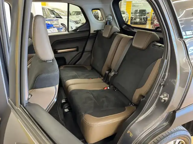 スズキ クロスビー HYBRID MZ 群馬県 2022(令4)年 2.6万km ミネラルグレーメタリック/メロウディープレッド2トーン スズキセーフティサポート/・デュアルセンサーブレーキサポートII/・アダプティブクルーズコントロール /・車線維持支援機能/・車線逸脱抑制機能/・ブラインドスポットモニター/・後退時ブレーキサポート/・後方誤発進抑制機能/純正ナビ/　フルセグ/BT/CD/DVD/ハーフレザーシート/全方位カメラ/LEDヘッドライト/シートヒーター/ビルトインETC2.0/純正16インチAW/ステアリングスイッチ/純正フロアマット/スマートキー/プッシュスタート