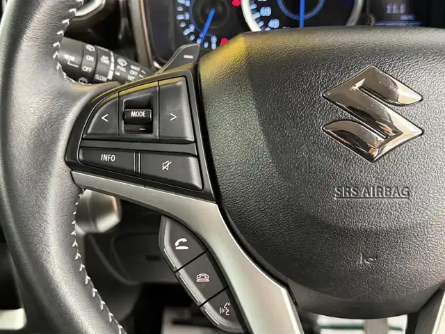 スズキ クロスビー HYBRID MZ 群馬県 2022(令4)年 2.6万km ミネラルグレーメタリック/メロウディープレッド2トーン スズキセーフティサポート/・デュアルセンサーブレーキサポートII/・アダプティブクルーズコントロール /・車線維持支援機能/・車線逸脱抑制機能/・ブラインドスポットモニター/・後退時ブレーキサポート/・後方誤発進抑制機能/純正ナビ/　フルセグ/BT/CD/DVD/ハーフレザーシート/全方位カメラ/LEDヘッドライト/シートヒーター/ビルトインETC2.0/純正16インチAW/ステアリングスイッチ/純正フロアマット/スマートキー/プッシュスタート