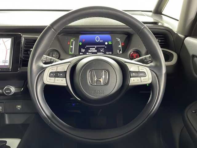 ホンダ フィット e:HEVホーム 福岡県 2022(令4)年 0.9万km プラチナホワイトパール ・フルセグTV/・ACC/・CD/DVD/・ブレーキホールド/・Bカメラ/・前後ドラレコ/・プッシュスタート/・ETC/・Bluetooth/・AM/FM
