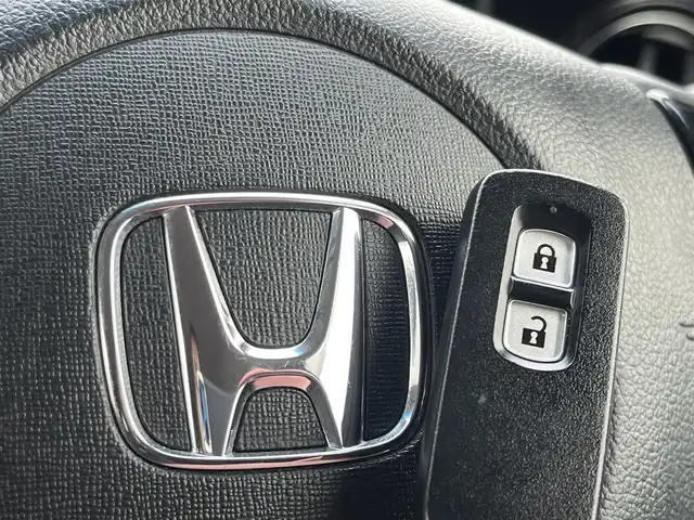 ホンダ Ｎ ＯＮＥ プレミアム ツアラー Lパッケージ 奈良県 2013(平25)年 5.5万km プレミアムブルームーンパール 純正ディスプレイオーディオ　/バックカメラ　/Ｂｌｕｅｔｏｏｔｈ　/ＥＴＣ　/ＨＤＭＩ接続　/クルーズコントロール/パドルシフト　/ＣＤチェンジャー　/純正フロアマット　/純正アルミホイール　/サイドカーテンエアバッグ