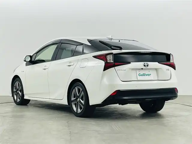 トヨタ プリウス Sツーリングセレクション 福島県 2020(令2)年 2.2万km ホワイトパールクリスタルシャイン 純正SDナビゲーション/型式：NSZT-Y68T/【CD/DVD/Bluetooth/SD/フルセグTV】/・全方位カメラ/・前後ドライブレコーダー/・ETC2.0/プリクラッシュセーフティ/レーンキープアシスト/レーダークルーズコントロール/オートマチックハイビーム/パーキングサポートブレーキ/ふらつき検知/前後コーナーセンサー/運転席＋助手席シートヒーター/ステアリングスイッチ/LEDヘッドライト/・オートライト/・フロントフォグライト/純正17インチアルミホイール/ABS/横滑り防止装置/ドアバイザー/プッシュスタート/・スマートキー/・スペアキー/保証書