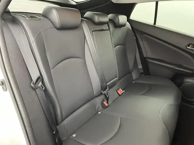 トヨタ プリウス Sツーリングセレクション 福島県 2020(令2)年 2.2万km ホワイトパールクリスタルシャイン 純正SDナビゲーション/型式：NSZT-Y68T/【CD/DVD/Bluetooth/SD/フルセグTV】/・全方位カメラ/・前後ドライブレコーダー/・ETC2.0/プリクラッシュセーフティ/レーンキープアシスト/レーダークルーズコントロール/オートマチックハイビーム/パーキングサポートブレーキ/ふらつき検知/前後コーナーセンサー/運転席＋助手席シートヒーター/ステアリングスイッチ/LEDヘッドライト/・オートライト/・フロントフォグライト/純正17インチアルミホイール/ABS/横滑り防止装置/ドアバイザー/プッシュスタート/・スマートキー/・スペアキー/保証書