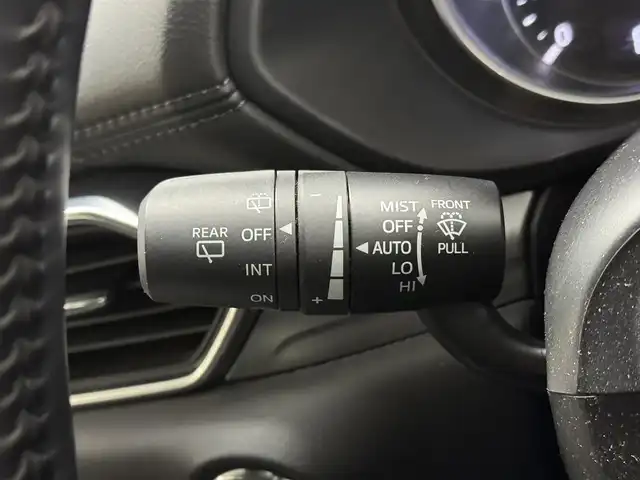 マツダ ＣＸ－５ XD プロアクティブ 三重県 2018(平30)年 4.4万km ジェットブラックマイカ ディーゼル・ターボ/FF/MTモード付フロア6AT/純正 7インチナビ/（FM/AM/aha/Stitcher/Bluetooth/USB/CD*/DVD*/AUX/TV*）/【OP】360°ビュー・モニター*/ドライブレコーダー 前後/ETC/安全/・スマートシティブレーキサポート（SCBS）/・スマートブレーキサポート（SBS）/・車線逸脱警報システム（LDWS）/・ブラインドスポットモニタリング（BSM）＋リアクロストラフィックアラート（RCTA）/・レーンキープアシストシステム（LAS）/・交通標識認識システム（TSR）/・ドライバーアテンションアラート（DAA）/・パーキングセンサーシステム（前*後）/・ハイビームコントロールシステム（HBC）/など/装備/・パワーテールゲート/・メモリーパワーシート（D10way）/・シートヒーター（D/N）/・ステアリングヒーター/・アクティブドライビングディスプレイ（HUD）/・左右独立オートエアコン/・レインセンサー・ワイパー/・ステアリングスイッチ/・プッシュスタート/・自動防眩ルームミラー/・スマートキーx2/・純正19inAW/・取/ナビ取/など