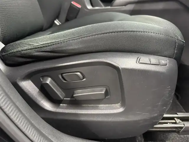 マツダ ＣＸ－５ XD プロアクティブ 三重県 2018(平30)年 4.4万km ジェットブラックマイカ ディーゼル・ターボ/FF/MTモード付フロア6AT/純正 7インチナビ/（FM/AM/aha/Stitcher/Bluetooth/USB/CD*/DVD*/AUX/TV*）/【OP】360°ビュー・モニター*/ドライブレコーダー 前後/ETC/安全/・スマートシティブレーキサポート（SCBS）/・スマートブレーキサポート（SBS）/・車線逸脱警報システム（LDWS）/・ブラインドスポットモニタリング（BSM）＋リアクロストラフィックアラート（RCTA）/・レーンキープアシストシステム（LAS）/・交通標識認識システム（TSR）/・ドライバーアテンションアラート（DAA）/・パーキングセンサーシステム（前*後）/・ハイビームコントロールシステム（HBC）/など/装備/・パワーテールゲート/・メモリーパワーシート（D10way）/・シートヒーター（D/N）/・ステアリングヒーター/・アクティブドライビングディスプレイ（HUD）/・左右独立オートエアコン/・レインセンサー・ワイパー/・ステアリングスイッチ/・プッシュスタート/・自動防眩ルームミラー/・スマートキーx2/・純正19inAW/・取/ナビ取/など