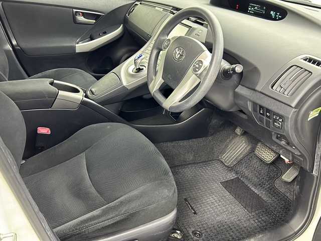 トヨタ プリウス S ツーリングセレクション 岐阜県 2013(平25)年 5.1万km ホワイトパールクリスタルシャイン 純正ナビ/（BT/フルセグ/CD/DVD/SD）/バックカメラ/ETC/スマートキー/プッシュスタート/スペアキー/純正アルミホイール/純正フロアマット/純正ドアバイザー/オートライト/横滑り防止装置/取扱説明書