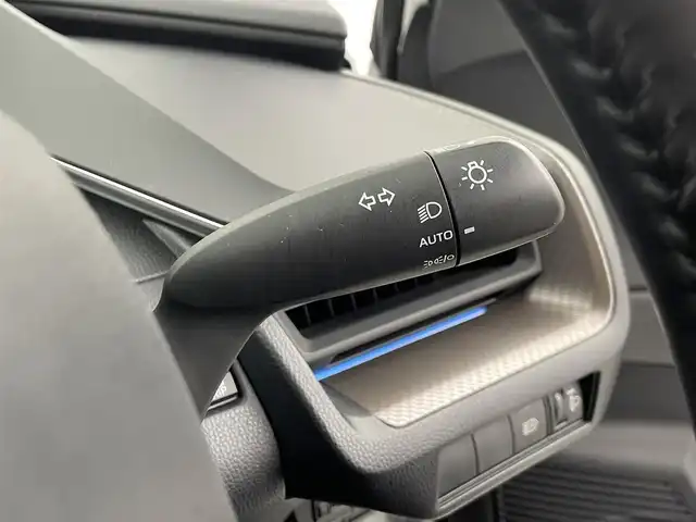 トヨタ プリウス G 埼玉県 2023(令5)年 2.9万km プラチナホワイトパールマイカ 純正ナビ（BT/AM/FM）/フルセグTV/バックカメラ/レーダークルーズコントロール/プリクラッシュセーフティ/レーンキープアシスト/横滑り防止装置/盗難防止装置/前後コーナーセンサー/LEDヘッドライト/前席シートヒーター/前後ドライブレコーダー/ETC2.0/純正フロアマット/スマートキー