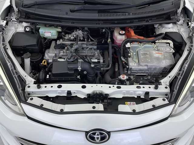 トヨタ アクア G GRスポーツ 17インチPKG 愛知県 2018(平30)年 5.4万km ホワイトパールクリスタルシャイン 純正ナビ/・Bluetooth/・CD/DVD/・フルセグテレビ/・HDMI/ハーフレザーシート/衝突軽減ブレーキ/レーンキープアシスト/オートマチックハイビーム/ＬＥＤヘッドライト/ビルトインＥＴＣ
