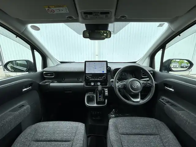 トヨタ シエンタ ハイブリッド Z 愛媛県 2023(令5)年 1.2万km ブラック ワンオーナー/10.5インチDPオーディオ/Bluetooth/ラジオ/フルセグTV/Bカメラ/全方位カメラ/AC100V電源/スペアキー/追従型クルコン/USB入力端子/ETC2.0/シートヒーター/ステアリングヒーター/両側パワスラ/横滑り防止装置/前後コーナーセンサー/レーンキープアシスト/オートライト/オートマチックハイビーム/LEDヘッドライト/Wサイドエアバッグ