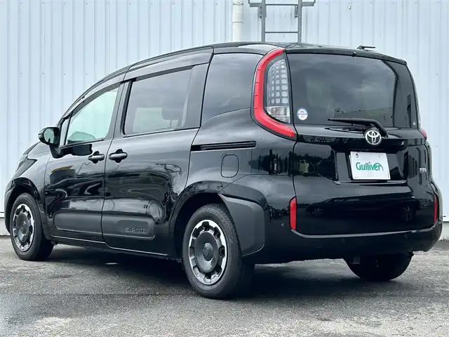 トヨタ シエンタ ハイブリッド Z 愛媛県 2023(令5)年 1.2万km ブラック ワンオーナー/10.5インチDPオーディオ/Bluetooth/ラジオ/フルセグTV/Bカメラ/全方位カメラ/AC100V電源/スペアキー/追従型クルコン/USB入力端子/ETC2.0/シートヒーター/ステアリングヒーター/両側パワスラ/横滑り防止装置/前後コーナーセンサー/レーンキープアシスト/オートライト/オートマチックハイビーム/LEDヘッドライト/Wサイドエアバッグ