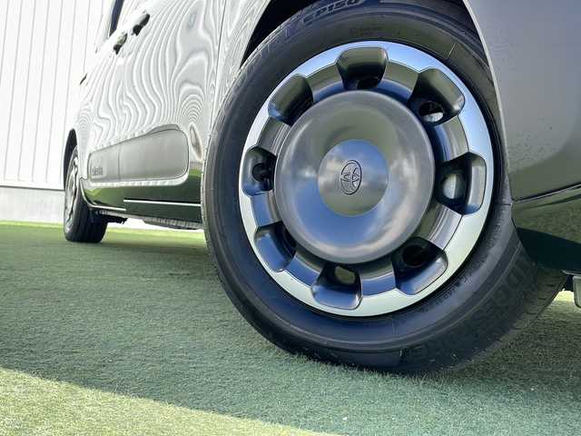 トヨタ シエンタ ハイブリッド Z 香川県 2023(令5)年 1.2万km ブラック 登録時走行距離：11683km/トヨタセーフティーセンス/→プリクラッシュセーフティ/→レーダークルーズコントロール/→緊急時操舵支援/10.5インチDPオーディオ/→Bluetooth/ラジオ/フルセグTV/Bカメラ/パノミックビューモニター/ブラインドスポットモニター/USB入力端子/ETC2.0/シートヒーター/ステアリングヒーター/革巻きステアリング/ステアリングリモコン/両側パワスラ/前後コーナーセンサー/レーンキープアシスト/オートライト/オートマチックハイビーム/LEDヘッドライト