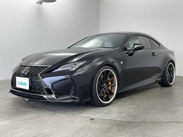 レクサス ＲＣ 300h Fスポーツ 兵庫県 2019(令1)年 5.1万km ブラック ・LEXUSsafety/・プリクラッシュセーフティ（歩行者検知機能付衝突回避支援タイプ）/・レーンディパーチャーアラート［LDA］（ステアリング制御機能付）/・オートマチックハイビーム［AHB］/・レーダークルーズコントロール（ブレーキ制御付）/・クリアランスソナー＆バックソナー/・ブラインドスポットモニター/・リヤクロストラフィックアラート/・車両接近通報装置/・標識認識機能/・“F SPORT”専用スピンドルグリル（メッシュタイプ/漆黒メッキモール）/・“F SPORT”専用ウインドゥモール（ブラックステンレス）/・“F SPORT”専用本革スポーツシート（運転席ポジションメモリー/運転席・助手席ベンチレーション機能付）/・“F SPORT”専用オレンジキャリパー/・純正10.3型ナビ＆TV＆BT＆DVD＆BD＆Miracast/・バックカメラ/・ホワイトレザーシート/・マーベリック20インチアルミホイール/・ビルトインETC2.0/・パドルシフト/・スマートキー/・プッシュスタート/・スペアキー/・社外ドライブレコーダー/・ローダウン/・ドアミラーヒーター/・nanoe/・アイドリングストップ/・3眼LEDライト/・RCF用リアアーチモール
