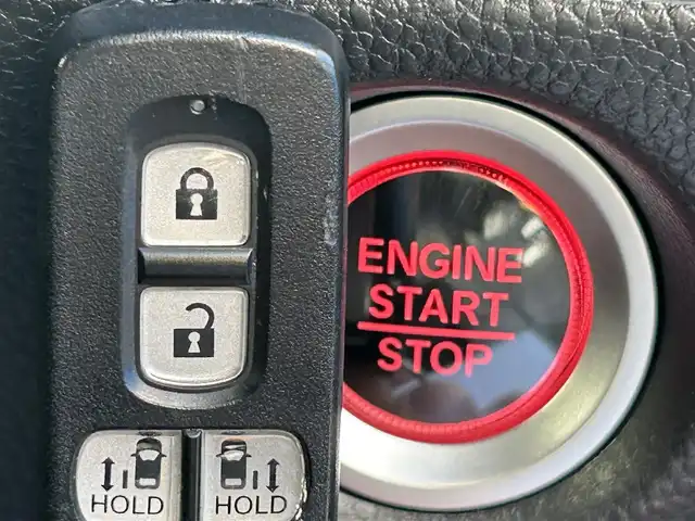 ホンダ Ｎ ＢＯＸ カスタム G L ターボ ホンダセンシング 兵庫県 2020(令2)年 3.8万km プラチナホワイトパール 純正８インチプレミアムインターナビ/バックカメラ/両側パワースライドドア/追従有クルーズコントロール/Bluetooth接続/USB入力端子/純正フロアマット/純正アルミホイール/純正ドライブレコーダー/アップルカープレイ/ビルトインETC/フルセグTV/ステアリングリモコン/スイッチスタート/LEDヘッドライト/CD/DVD