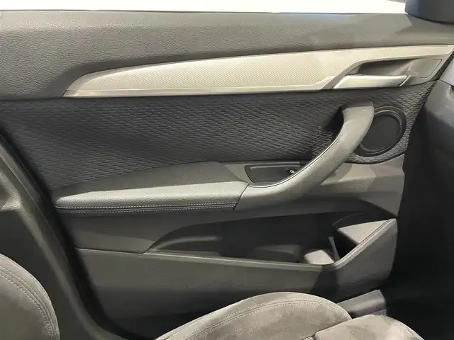ＢＭＷ Ｘ１ xDrive 18d Mスポーツ 福岡県 2017(平29)年 6.3万km サファイアブラックP 純正ナビ　/Ｂｌｕｅｔｏｏｔｈ　/アンビエントライト　/Ｂカメラ　/レーンキープアシスト　/ドライビングセーフティーセンサー（ＺＥＲＯ　７０２Ｖ）　/オートライト　/スマートキー　/純正１７インチＡＷ