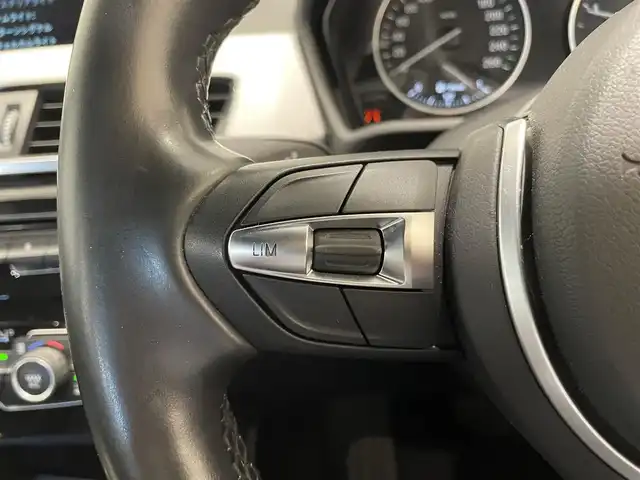 ＢＭＷ Ｘ１ xDrive 18d Mスポーツ 福岡県 2017(平29)年 6.3万km サファイアブラックP 純正ナビ　/Ｂｌｕｅｔｏｏｔｈ　/アンビエントライト　/Ｂカメラ　/レーンキープアシスト　/ドライビングセーフティーセンサー（ＺＥＲＯ　７０２Ｖ）　/オートライト　/スマートキー　/純正１７インチＡＷ