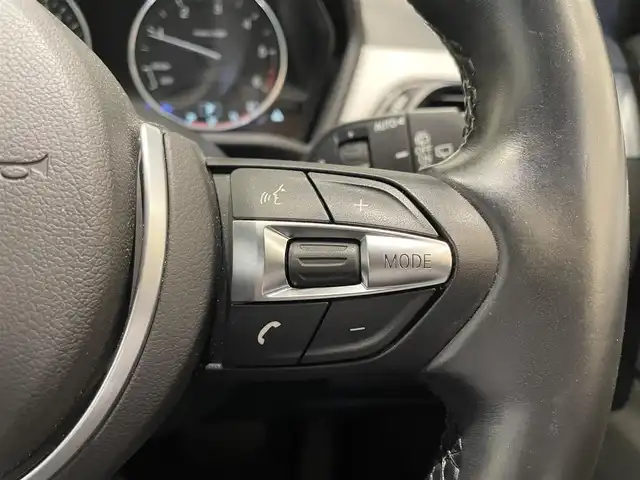 ＢＭＷ Ｘ１ xDrive 18d Mスポーツ 福岡県 2017(平29)年 6.3万km サファイアブラックP 純正ナビ　/Ｂｌｕｅｔｏｏｔｈ　/アンビエントライト　/Ｂカメラ　/レーンキープアシスト　/ドライビングセーフティーセンサー（ＺＥＲＯ　７０２Ｖ）　/オートライト　/スマートキー　/純正１７インチＡＷ