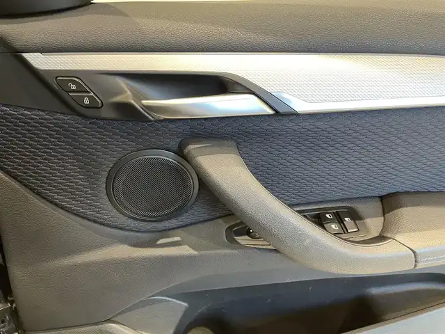ＢＭＷ Ｘ１ xDrive 18d Mスポーツ 福岡県 2017(平29)年 6.3万km サファイアブラックP 純正ナビ　/Ｂｌｕｅｔｏｏｔｈ　/アンビエントライト　/Ｂカメラ　/レーンキープアシスト　/ドライビングセーフティーセンサー（ＺＥＲＯ　７０２Ｖ）　/オートライト　/スマートキー　/純正１７インチＡＷ