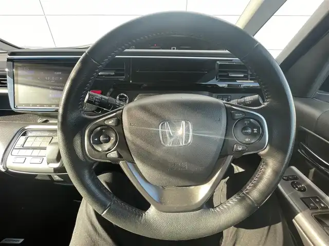 ホンダ ステップワゴン スパーダ ハイブリッドG EX HセンシングBスタイ 千葉県 2019(令1)年 6.8万km プラチナホワイトパール ホンダセンシング/・衝突軽減ブレーキ/レーンキープアシスト/・レーダークルーズコントロール/先行車発進お知らせ/・標識認識/純正9インチナビ(VXM-207VFNi)/・フルセグ/BT/DVD/CD/USB/カープレイ/バックカメラ/ステアリングスイッチ/ETC/両側パワースライドドア/電動追パーキングブレーキ/ハーフレザーシート/シートヒーター(D/N席)/LEDヘッドライト/オートライト/フォグライト/スマートキー/プッシュスタート/純正フロアマット/純正16インチAW