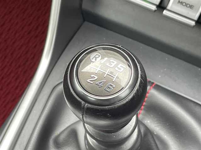 トヨタ ＧＲ８６ RZ 道央・札幌 2021(令3)年 3.4万km クリスタルホワイトパール ワンオーナー/社外オーディオ/ (FM/AM/CD)/ETC/革巻きステアリング/ステアリングスイッチ/クルーズコントロール/ハーフレザーシート/シートヒーター/ (運転席/助手席)/プッシュスタート/スマートキー/スペアキー/純正17インチAW/社外17インチAW付スタッドレスタイヤ積込/オートライト/純正LEDヘッドライト/リアフォグランプ/電動格納ミラー/ミラーヒーター/純正フロアマット/横滑り防止装置/取扱説明書/保証書