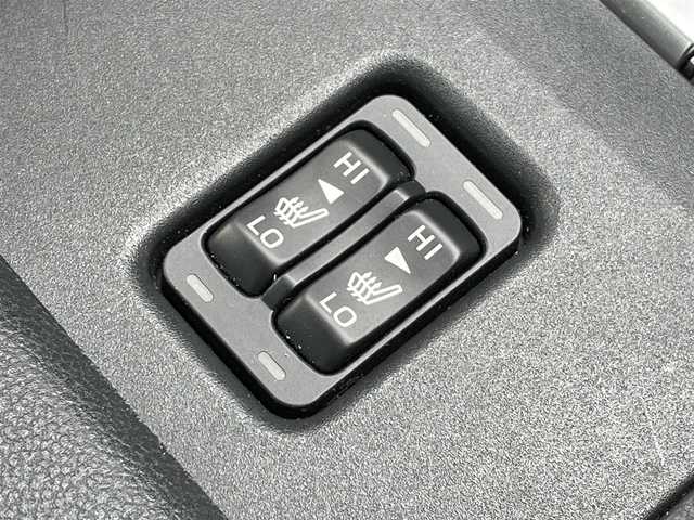 トヨタ ＧＲ８６ RZ 道央・札幌 2021(令3)年 3.4万km クリスタルホワイトパール ワンオーナー/社外オーディオ/ (FM/AM/CD)/ETC/革巻きステアリング/ステアリングスイッチ/クルーズコントロール/ハーフレザーシート/シートヒーター/ (運転席/助手席)/プッシュスタート/スマートキー/スペアキー/純正17インチAW/社外17インチAW付スタッドレスタイヤ積込/オートライト/純正LEDヘッドライト/リアフォグランプ/電動格納ミラー/ミラーヒーター/純正フロアマット/横滑り防止装置/取扱説明書/保証書