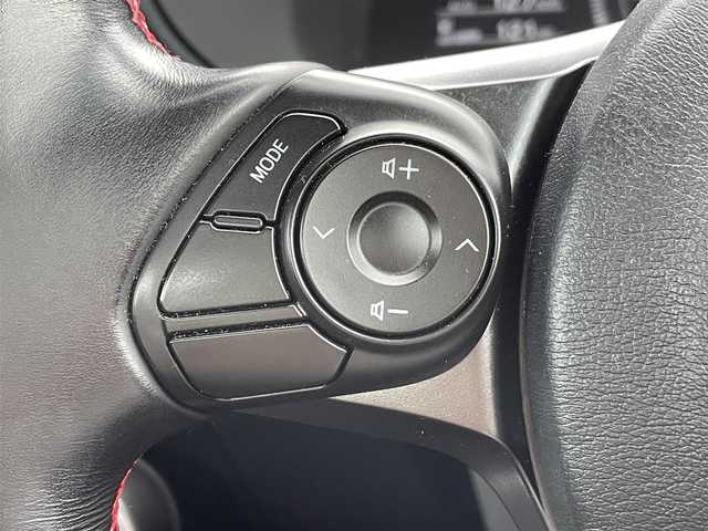 トヨタ ＧＲ８６ RZ 道央・札幌 2021(令3)年 3.4万km クリスタルホワイトパール ワンオーナー/社外オーディオ/ (FM/AM/CD)/ETC/革巻きステアリング/ステアリングスイッチ/クルーズコントロール/ハーフレザーシート/シートヒーター/ (運転席/助手席)/プッシュスタート/スマートキー/スペアキー/純正17インチAW/社外17インチAW付スタッドレスタイヤ積込/オートライト/純正LEDヘッドライト/リアフォグランプ/電動格納ミラー/ミラーヒーター/純正フロアマット/横滑り防止装置/取扱説明書/保証書