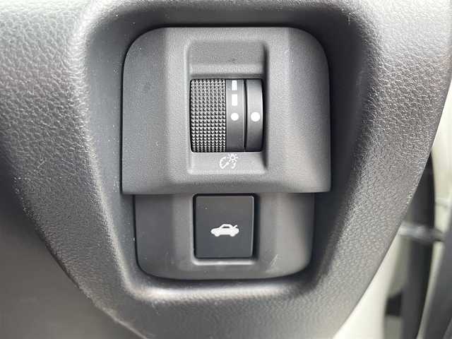 トヨタ ＧＲ８６ RZ 道央・札幌 2021(令3)年 3.4万km クリスタルホワイトパール ワンオーナー/社外オーディオ/ (FM/AM/CD)/ETC/革巻きステアリング/ステアリングスイッチ/クルーズコントロール/ハーフレザーシート/シートヒーター/ (運転席/助手席)/プッシュスタート/スマートキー/スペアキー/純正17インチAW/社外17インチAW付スタッドレスタイヤ積込/オートライト/純正LEDヘッドライト/リアフォグランプ/電動格納ミラー/ミラーヒーター/純正フロアマット/横滑り防止装置/取扱説明書/保証書