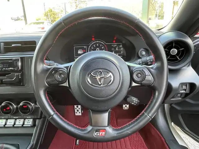 トヨタ ＧＲ８６ RZ 愛知県 2021(令3)年 3.4万km クリスタルホワイトパール ワンオーナー/社外オーディオ/ (FM/AM/CD)/ETC/革巻きステアリング/ステアリングスイッチ/クルーズコントロール/ハーフレザーシート/シートヒーター/ (運転席/助手席)/プッシュスタート/スマートキー/スペアキー/純正17インチAW/社外17インチAW付スタッドレスタイヤ積込/オートライト/純正LEDヘッドライト/リアフォグランプ/電動格納ミラー/ミラーヒーター/純正フロアマット/横滑り防止装置/取扱説明書/保証書