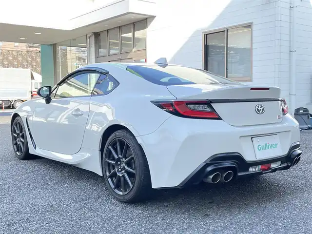 トヨタ ＧＲ８６ RZ 愛知県 2021(令3)年 3.4万km クリスタルホワイトパール ワンオーナー/社外オーディオ/ (FM/AM/CD)/ETC/革巻きステアリング/ステアリングスイッチ/クルーズコントロール/ハーフレザーシート/シートヒーター/ (運転席/助手席)/プッシュスタート/スマートキー/スペアキー/純正17インチAW/社外17インチAW付スタッドレスタイヤ積込/オートライト/純正LEDヘッドライト/リアフォグランプ/電動格納ミラー/ミラーヒーター/純正フロアマット/横滑り防止装置/取扱説明書/保証書