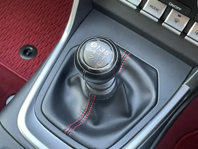 トヨタ ＧＲ８６ RZ 愛知県 2021(令3)年 3.4万km クリスタルホワイトパール ワンオーナー/社外オーディオ/ (FM/AM/CD)/ETC/革巻きステアリング/ステアリングスイッチ/クルーズコントロール/ハーフレザーシート/シートヒーター/ (運転席/助手席)/プッシュスタート/スマートキー/スペアキー/純正17インチAW/社外17インチAW付スタッドレスタイヤ積込/オートライト/純正LEDヘッドライト/リアフォグランプ/電動格納ミラー/ミラーヒーター/純正フロアマット/横滑り防止装置/取扱説明書/保証書