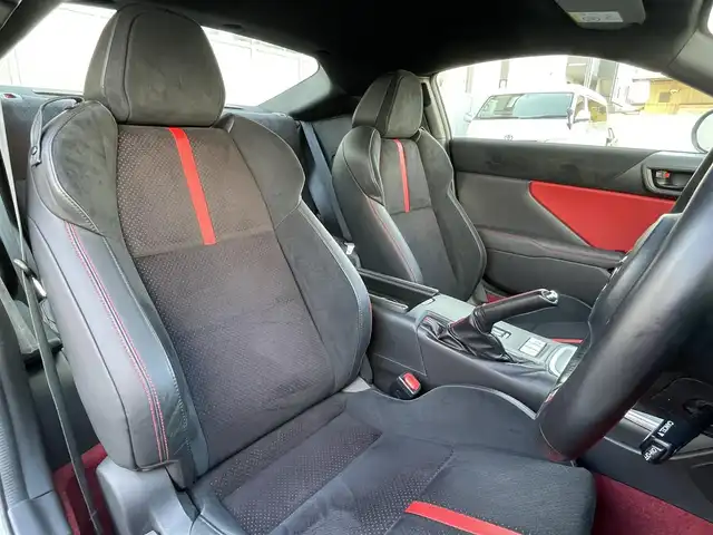 トヨタ ＧＲ８６ RZ 愛知県 2021(令3)年 3.4万km クリスタルホワイトパール ワンオーナー/社外オーディオ/ (FM/AM/CD)/ETC/革巻きステアリング/ステアリングスイッチ/クルーズコントロール/ハーフレザーシート/シートヒーター/ (運転席/助手席)/プッシュスタート/スマートキー/スペアキー/純正17インチAW/社外17インチAW付スタッドレスタイヤ積込/オートライト/純正LEDヘッドライト/リアフォグランプ/電動格納ミラー/ミラーヒーター/純正フロアマット/横滑り防止装置/取扱説明書/保証書