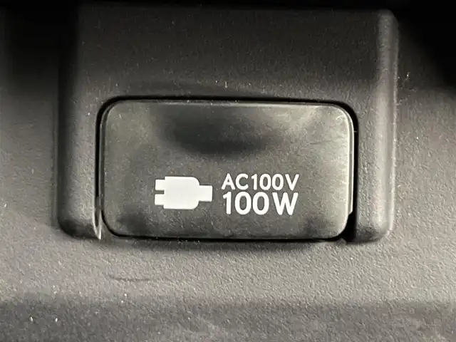 レクサス ＮＸ 300h Fスポーツ 愛知県 2015(平27)年 7.9万km ソニックチタニウム 純正１０．３型ナビ　黒革　ベンチレーション　禁煙車　フルセグＴＶ　バックカメラ　シートヒーター　追従クルコン　パドルシフト　衝突軽減　パワーシート　ＥＴＣ　ステアリングヒーター　ＬＥＤヘッドライト　電子パーキング　プッシュスタート　スマートキー