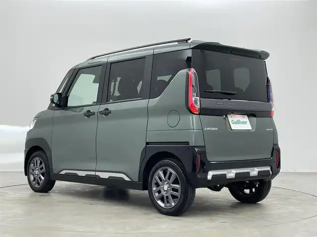 三菱 デリカミニ T プレミアム 埼玉県 2025(令7)年 0.1千km 緑 届出済未使用車　マイパイロット　純正９インチディスプレイオーディオ　マルチアラウンドモニター　レーダークルーズ　デジタルインナーミラー　シートヒーター　ステアリングヒーター　オートハイビーム　ＬＥＤ