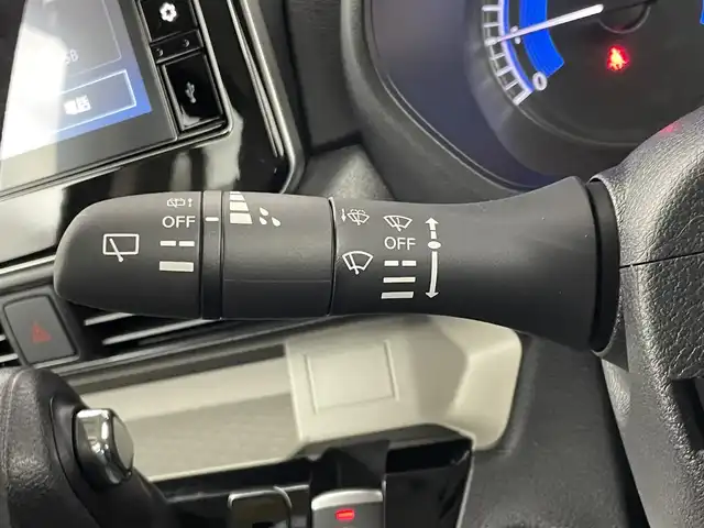 三菱 デリカミニ T プレミアム 埼玉県 2025(令7)年 0.1千km 緑 届出済未使用車　マイパイロット　純正９インチディスプレイオーディオ　マルチアラウンドモニター　レーダークルーズ　デジタルインナーミラー　シートヒーター　ステアリングヒーター　オートハイビーム　ＬＥＤ